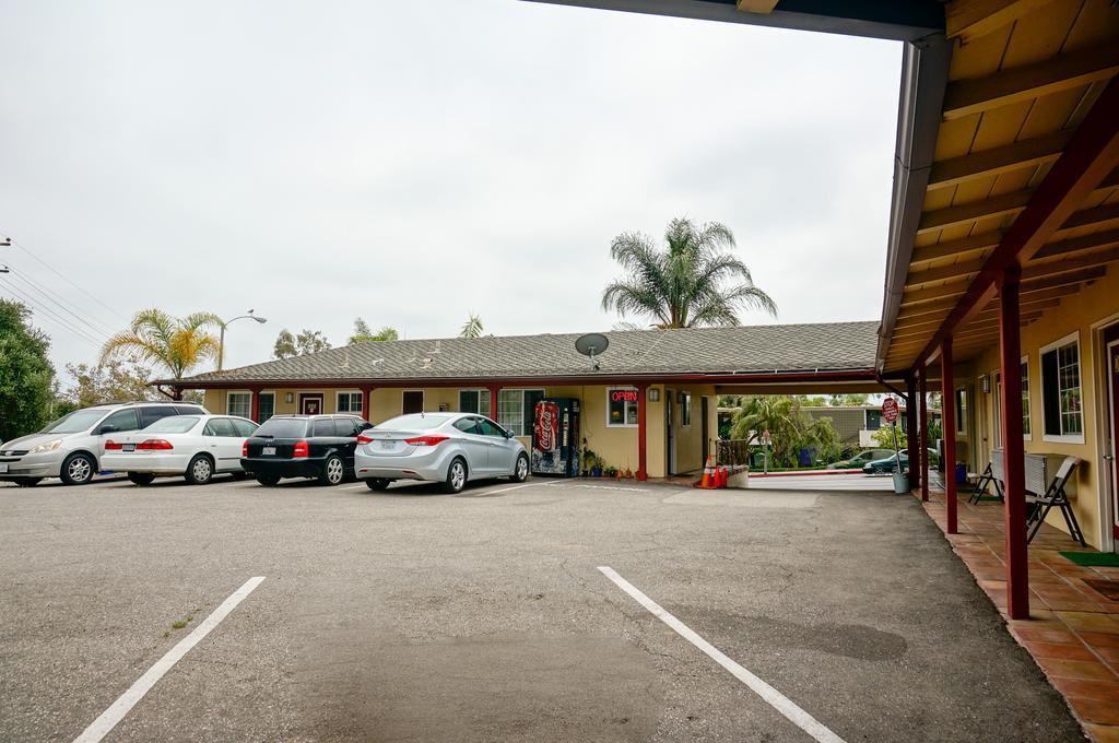 Town And Country Inn Santa Barbara Buitenkant foto