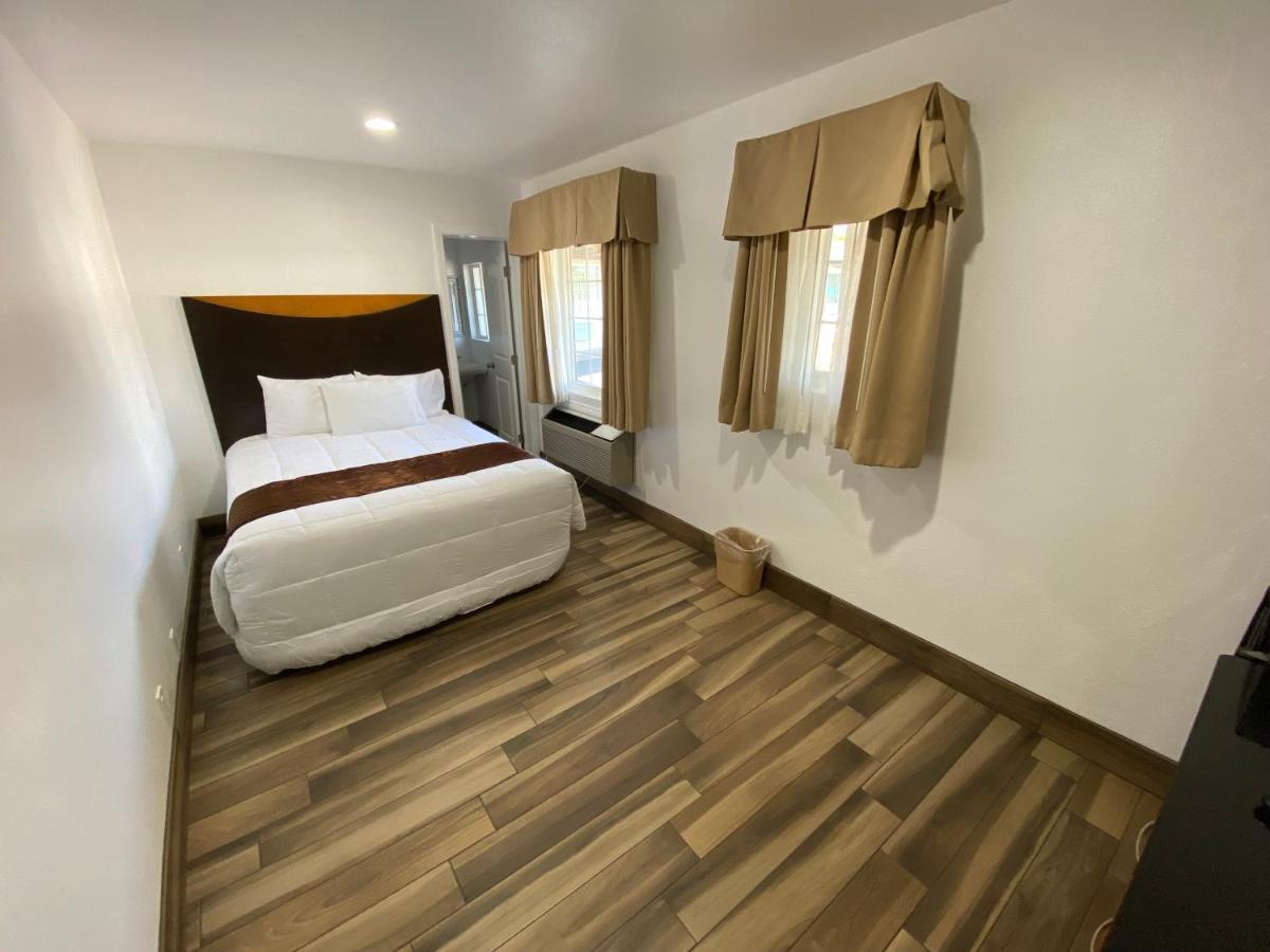 Town And Country Inn Santa Barbara Buitenkant foto