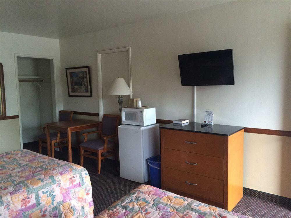 Town And Country Inn Santa Barbara Buitenkant foto