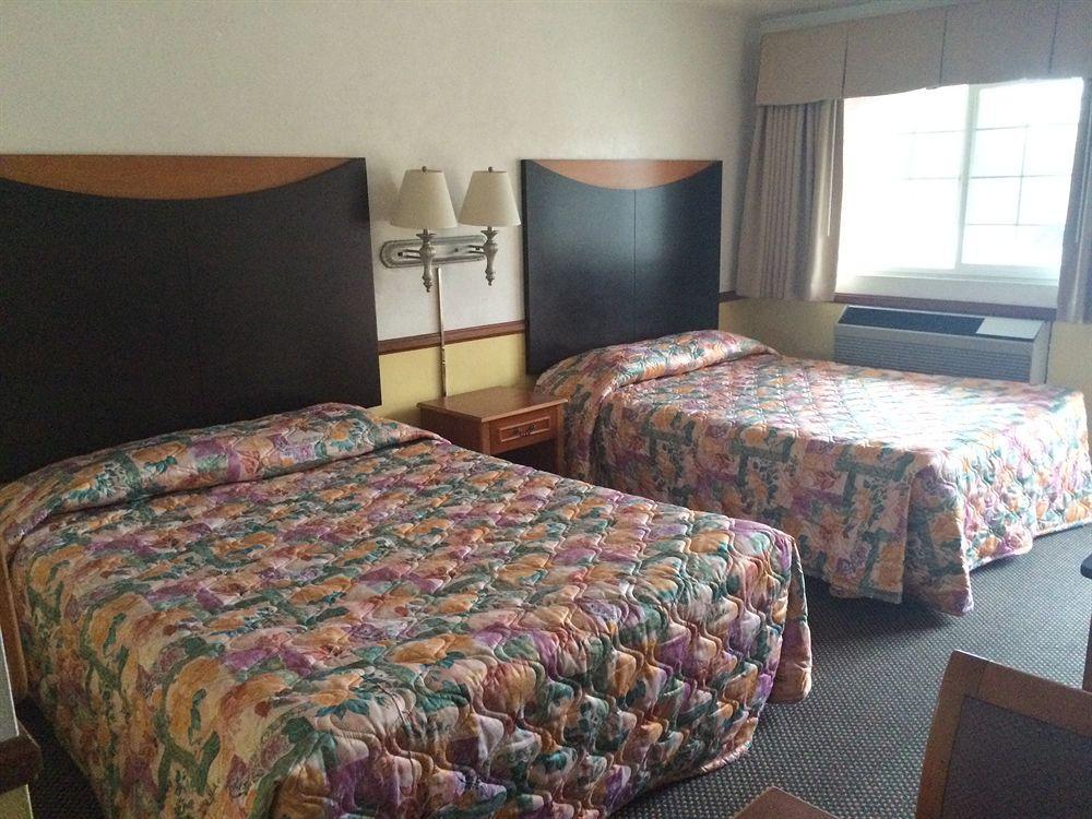 Town And Country Inn Santa Barbara Buitenkant foto