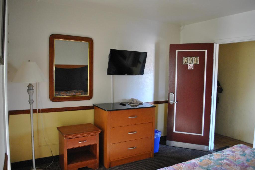 Town And Country Inn Santa Barbara Buitenkant foto