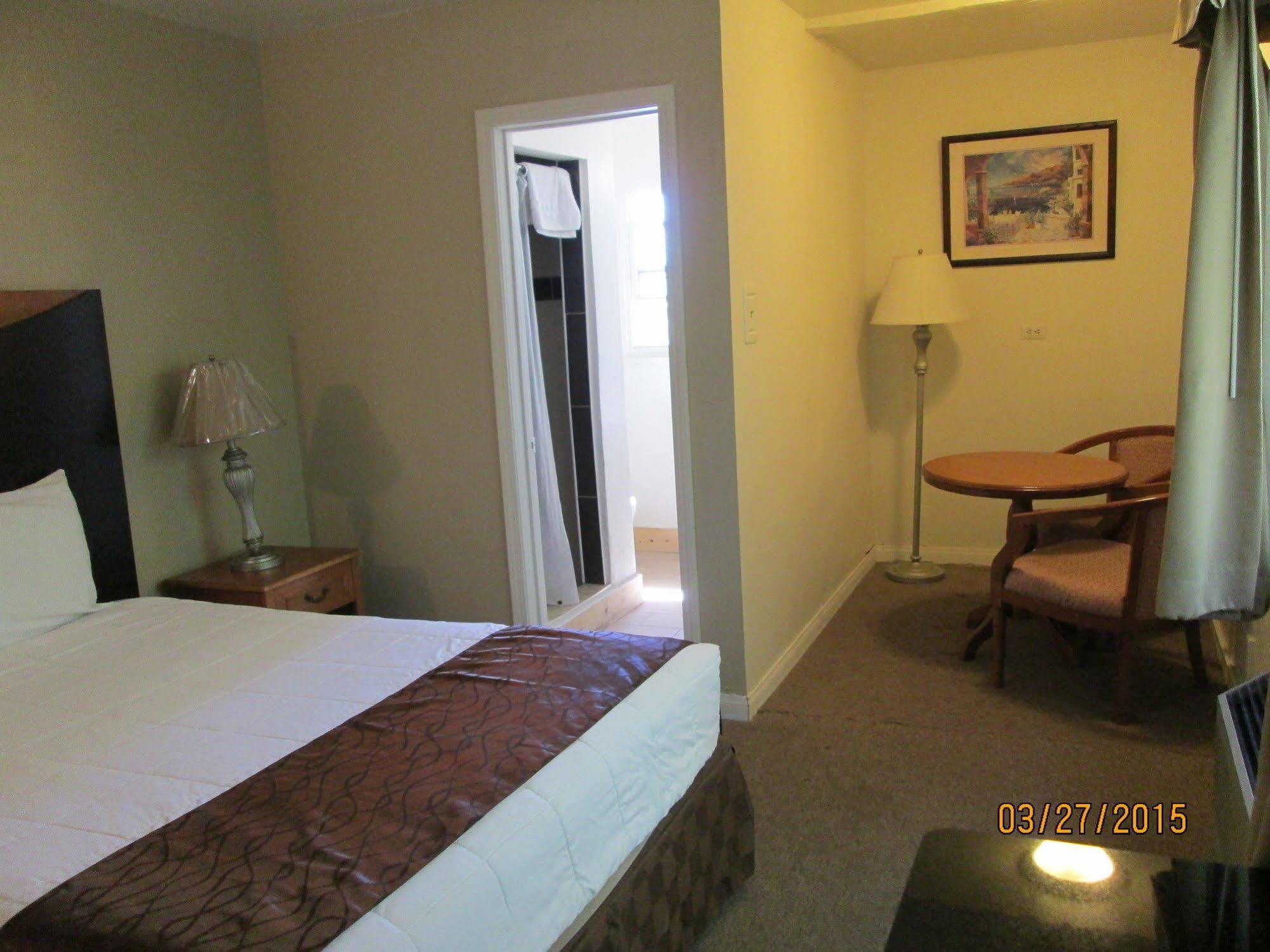 Town And Country Inn Santa Barbara Buitenkant foto
