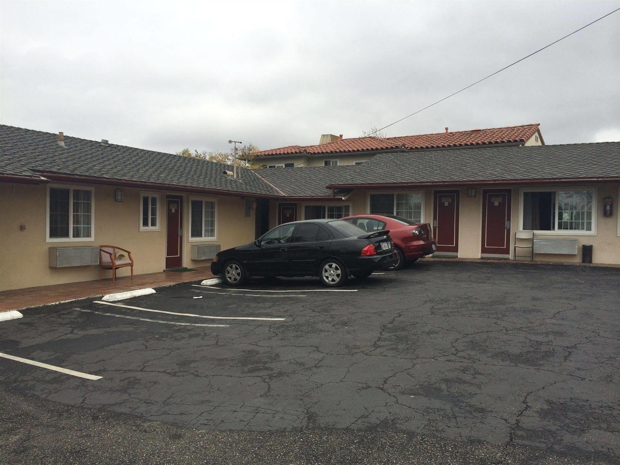 Town And Country Inn Santa Barbara Buitenkant foto