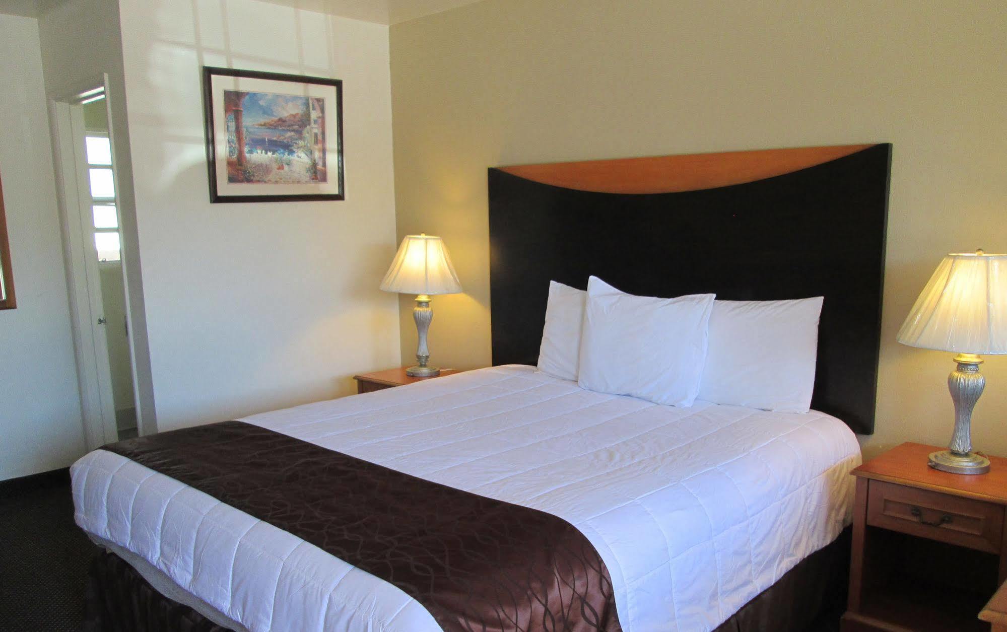 Town And Country Inn Santa Barbara Buitenkant foto